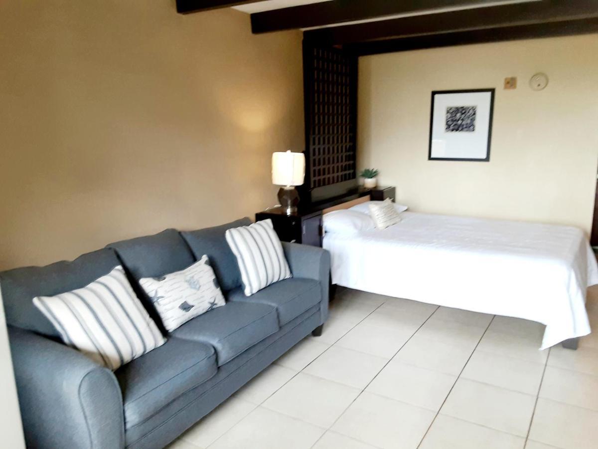 Charming One Bedroom Resort-Style Studio With Pool And Beach Access Ruskin Esterno foto